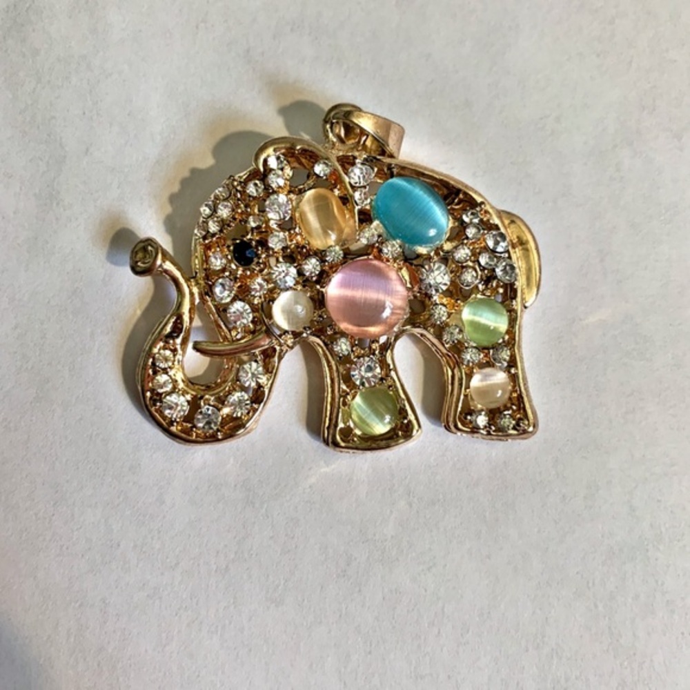 Vintage Elephant Pendant Charm Gold with Colorful Stones - Picture 1 of 4